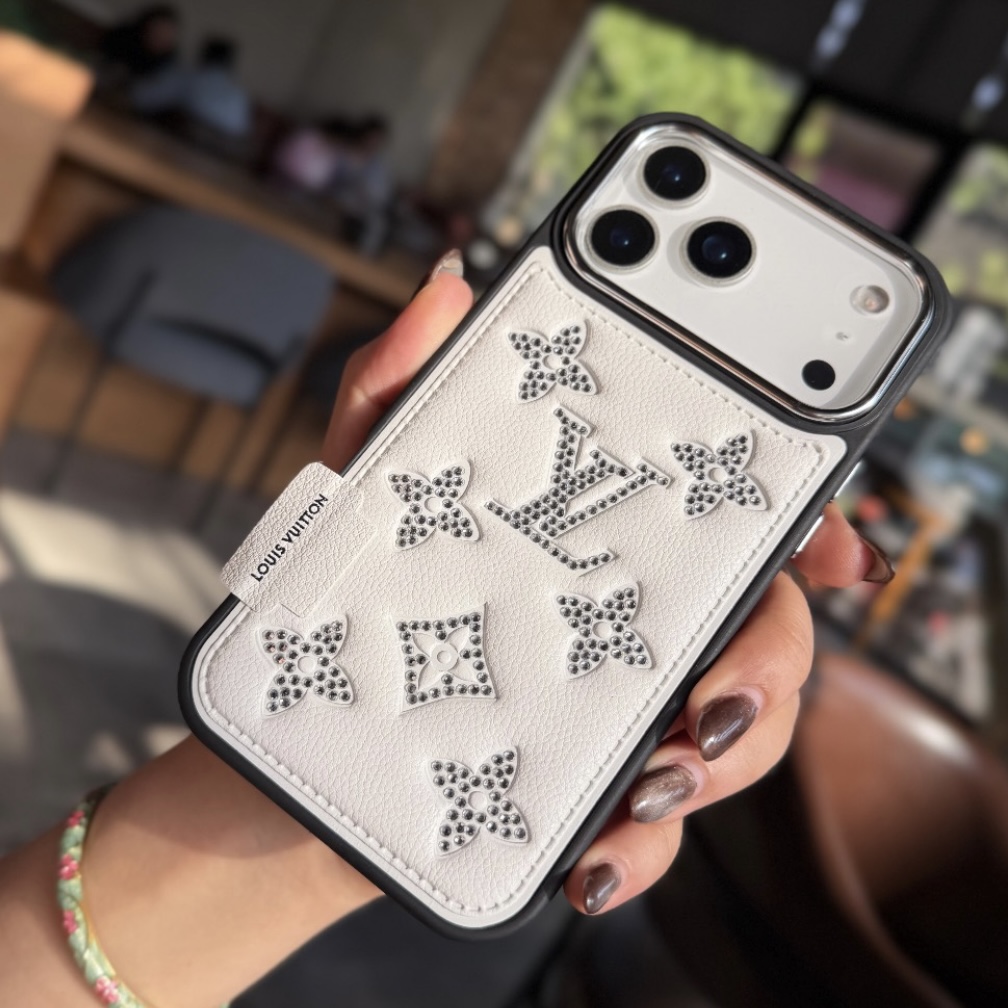 white LV diyamond c4594