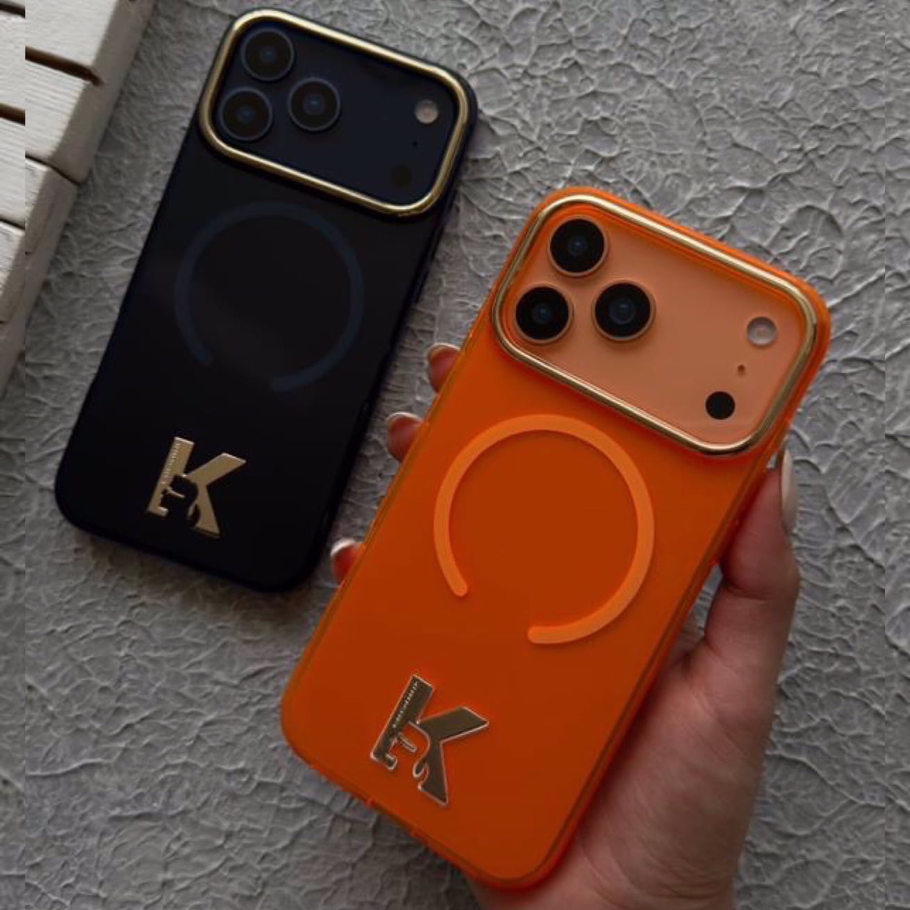 قاب کارل لاگرفلد Karl Lagerfeld شماره 12 سری Iphone17